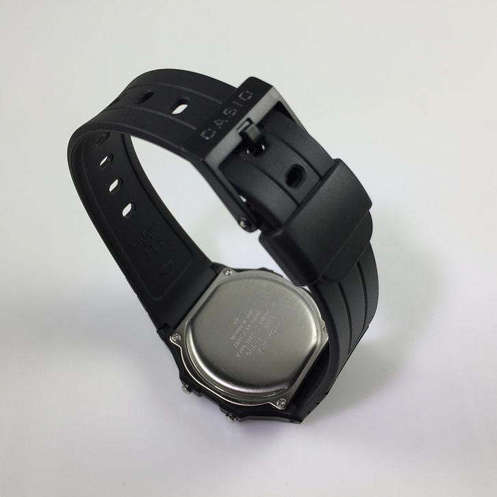 CASIO ILLUMINATOR SQUARE BLACK RESIN STRAP DIGITAL SPORT (M)